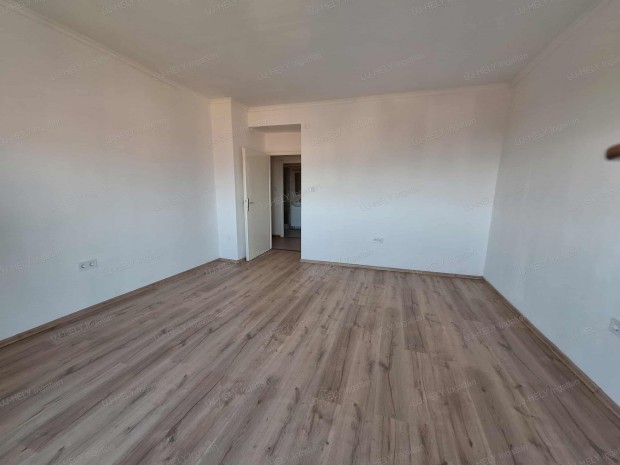 Fiatalos ,2 szob�s lak�s elad� S�toralja�jhelyen