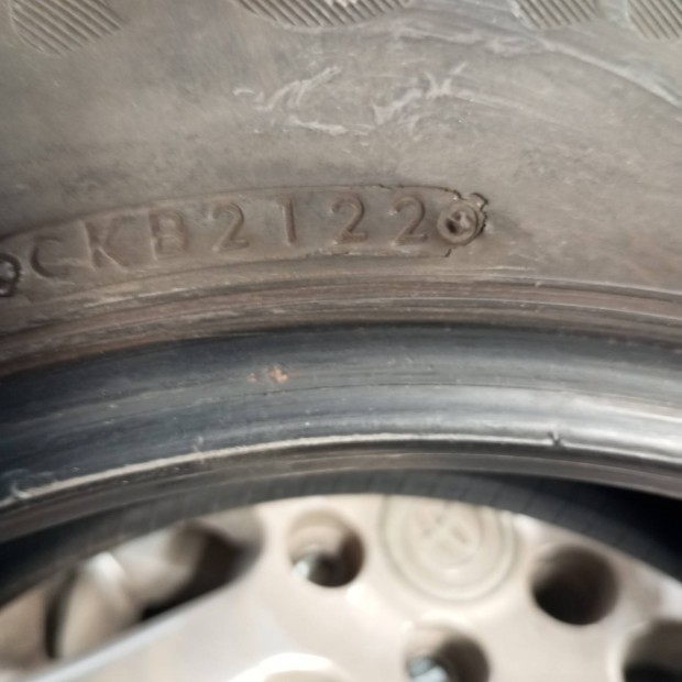 Firestone 215/55/16 DOT 22, kettő darab újszerű nyarigumi
