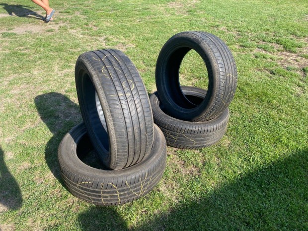 Firestone 235/50R19 nyri gumi