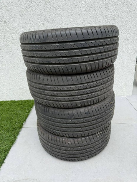Firestone Roadhawk 215/45 R17 4db nyári gumi
