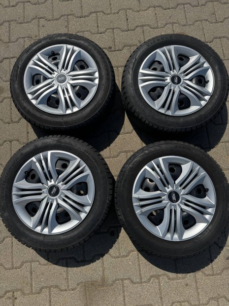 Firestone Winterhawk 185/60R15 téligumi garnitúra felnivel