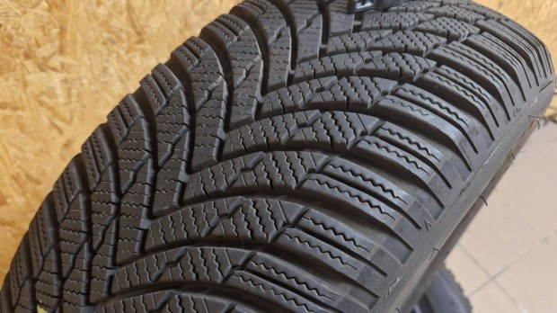 Firestone Winterhawk 205/55 R16 tli gumi, 7+mm