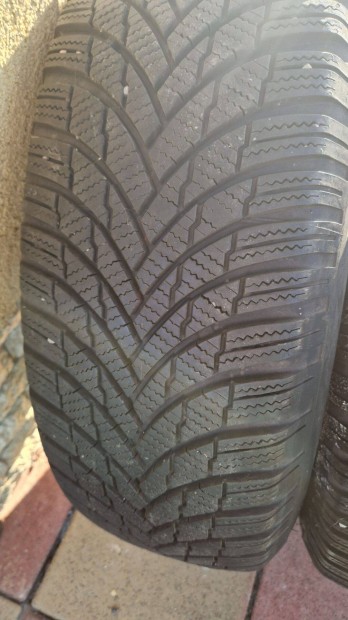 Firestone Winterhawk 4 215/70 R16 100H tligumi aclfelnivel