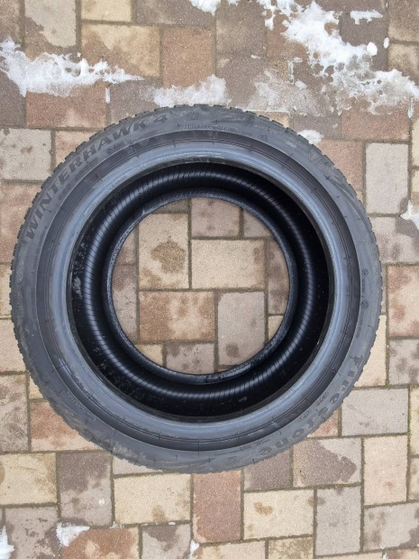 Firestone Winterhawk 4 225/45 r17 dot22 tligumi