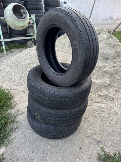 Firestone vanhawk 2 215/65R16c