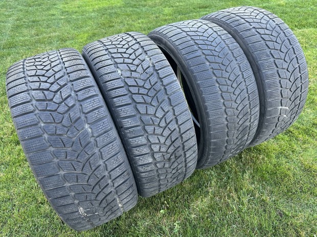 Firestone winterhawk 3 tligumi 225/40 r18