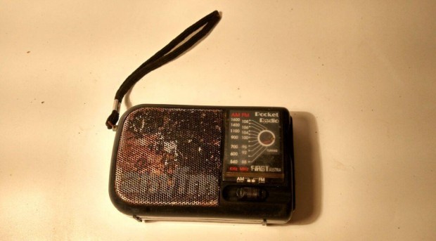First Pocket Radio (kb.1989) hibás, sérült, hiányos, teszteletlen
