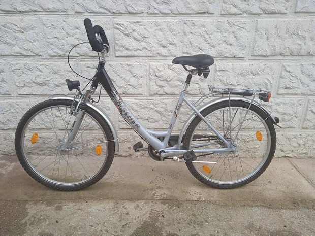Fischer 26"-os mélyvázas, agyváltós, agydinamós, teleszkópos, alu ,