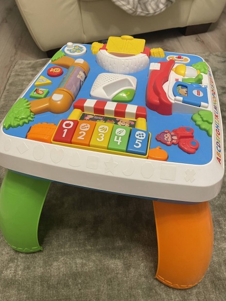 Fisher-Price Kacagj s Fejldj Intelligens asztalka (Ktnyelv)