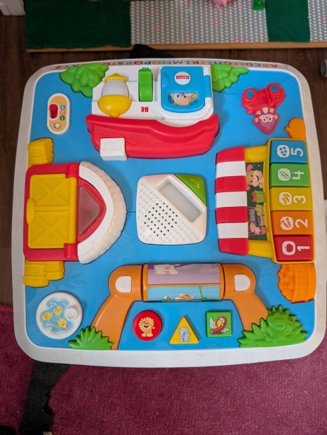 Fisher-Price Kacagj s Fejldj Intelligens asztalka (Ktnyelv)