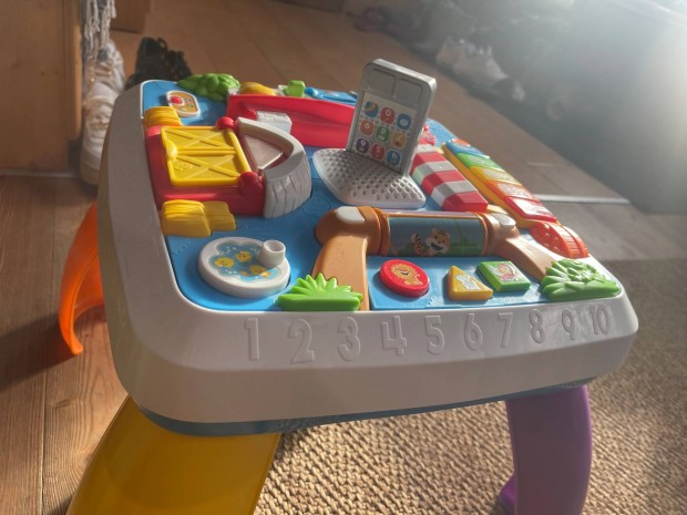 Fisher Price kétnyelvű tanuló asztal