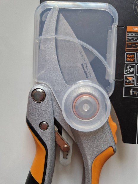 Fiskars P961 metszoll 