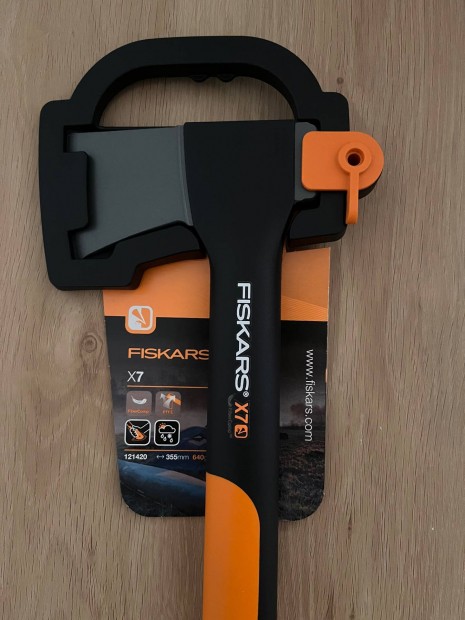 Fiskars X7 fejsze