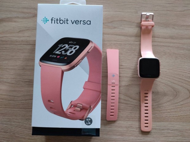 Fitbit Versa okosóra kifogástalan