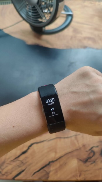 Fitbit charge 2 fitness tracker 