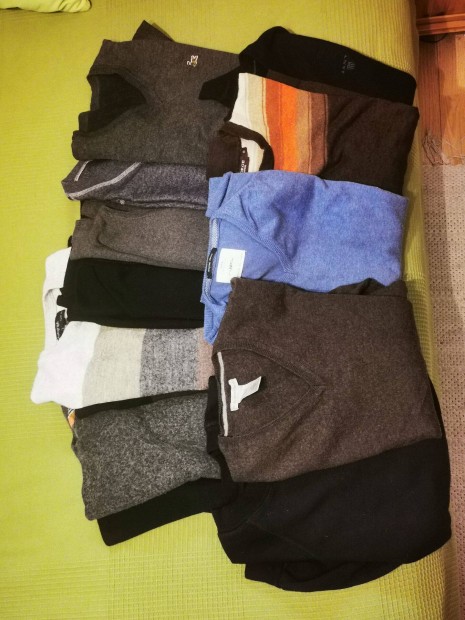 Fiú pulóverek többféle színben (164-es slim fit)