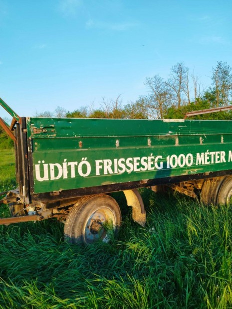 Fixplats ptkocsi elad