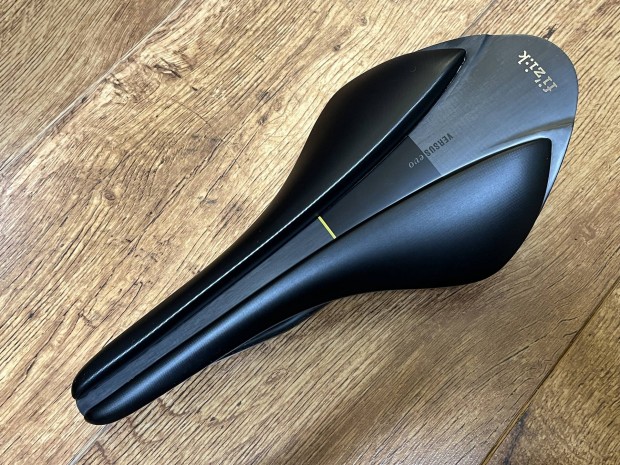 Fizik Arione 00 Versus Evo nyereg