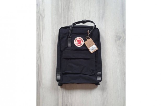 Fjallraven Kanken Black Striped 16 literes tska