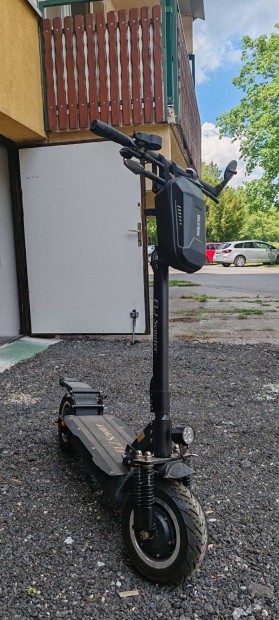 Flj T113 elektromos roller