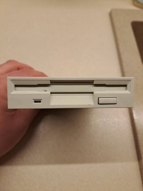 Floppy meghajtó 3.55"
