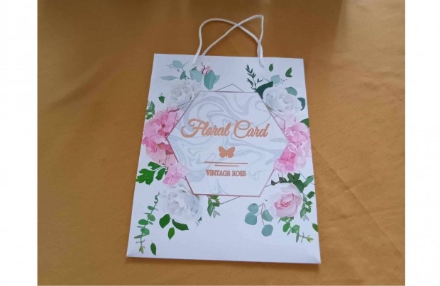 Floral Card ajndktasak