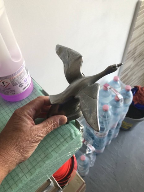 Flying Goose Hood Ornament