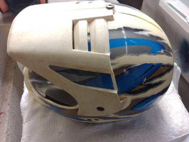 Fm retr� sisakok.Nyitott&Z�rt cross