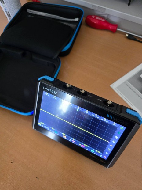 Fnirsi 350MHz-es 3in1 oszcolloszukóp+spektrum analizátor+signalgenerat