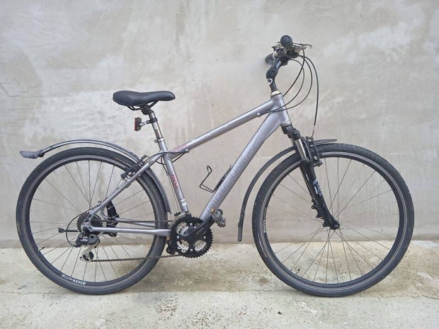 Focus 28"-os alu, teleszkpos, minsgi trekking kerkpr