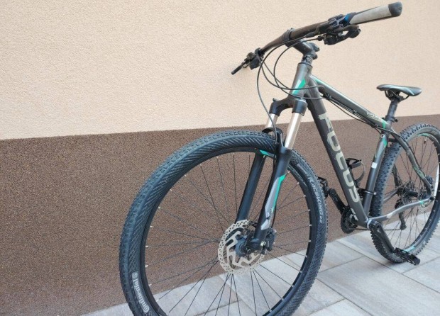 Focus 29"-os, Lgtelszkpos, olaj-trcsafkes (XT, Deore) MTB kerkpr