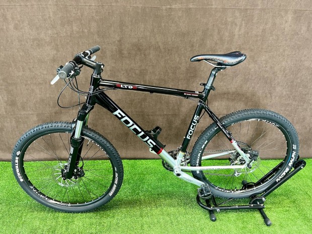 Focus Black COMP LTD MTB Kerkpr! 26"! Shimano Deore XT! Trcsafk!