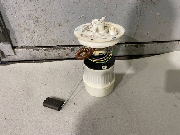 Focus C-max gyri Ac pumpa zemanyag szivatty jeladval 3M519H307AV