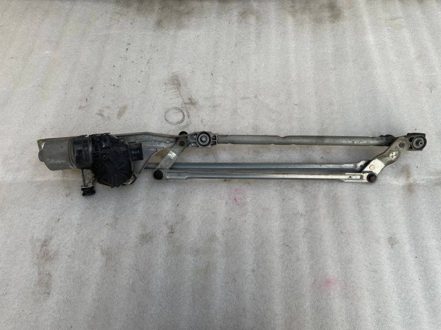 Focus Mk2-2,5 gyri Els Ablaktrl szerkezet motorral 4m5117508ab 170