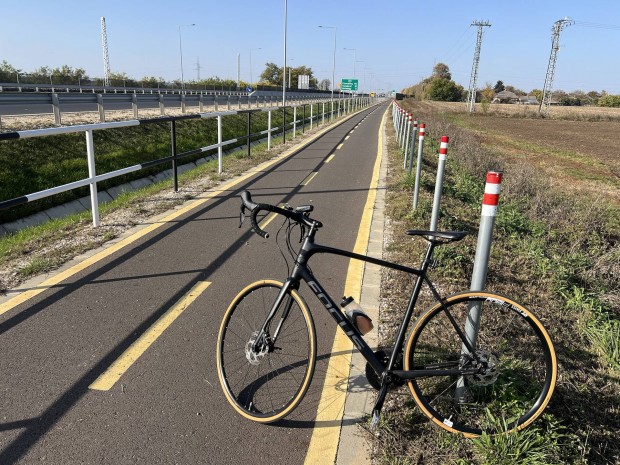 Focus Paralane Orszgti Kerkpr Shimano105 Cube Trek KTM Giant Scott