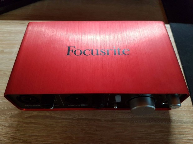 Focusrite Scarlett 2i2 1st Gen hangkrtya