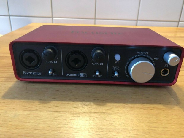 Focusrite Scarlett 2i2 Kls Hangkrtya