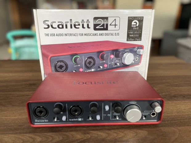 Focusrite Scarlett 2i4 usb audio interface (hangkrtya)