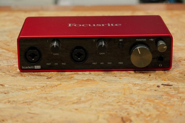 Focusrite Scarlett 4i4 Gen3 Hangkrtya