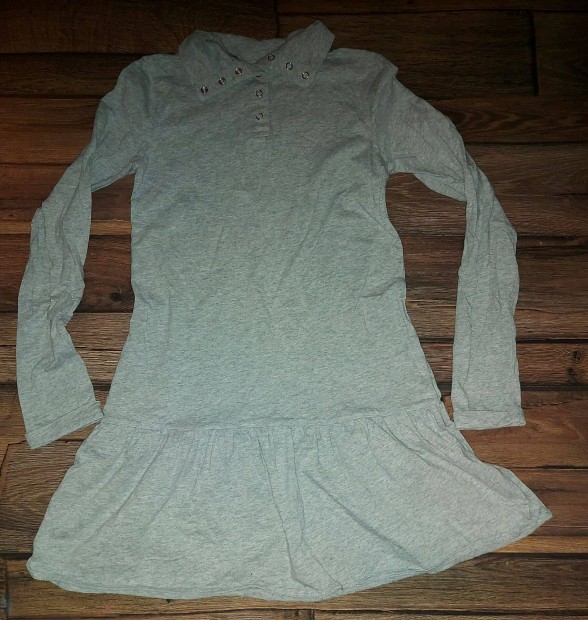 Fodros alj� sz�rke ruha