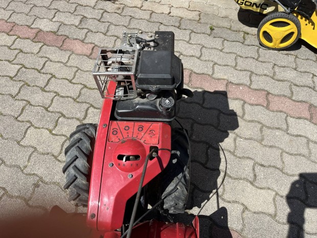 Földmaró gép