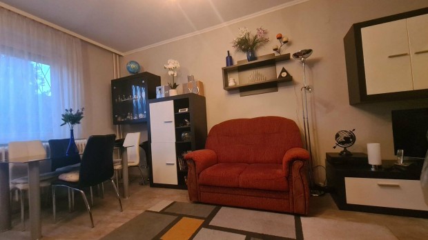 F�ldszinti lak�s t�rsash�zban