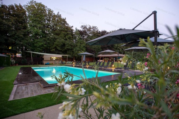 F�ldszinti r�szpanor�m�s apartmanlak�s wellnes hotelben