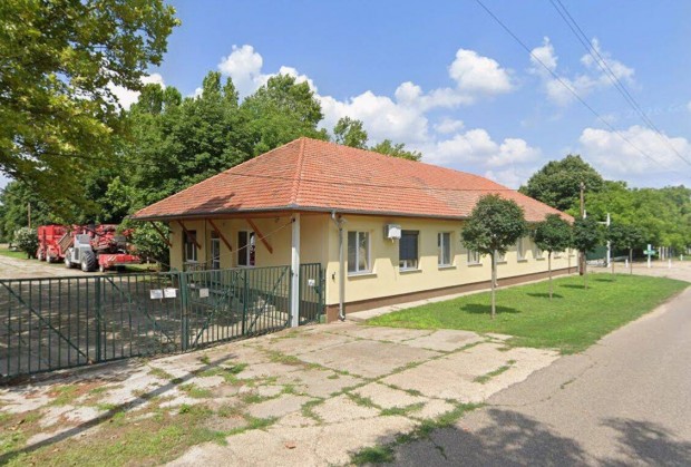 F�ld�gyi �gyint�z�