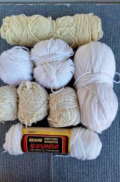 Fonal csomag, fehrek 445 gr