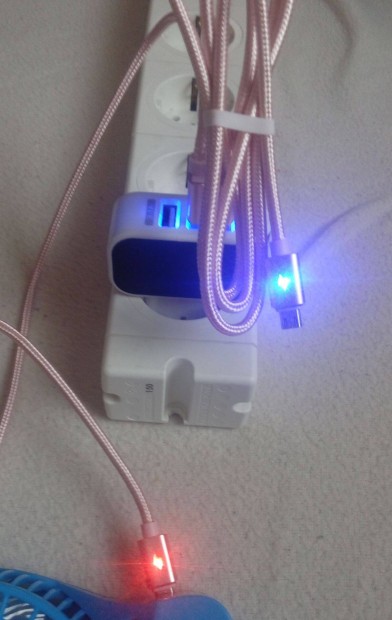 Fonott micro mikro USB kbel LED jelzi a tltst kbelek