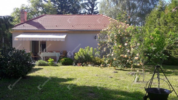 Fony�d-B�latelepi nyugalom sziget