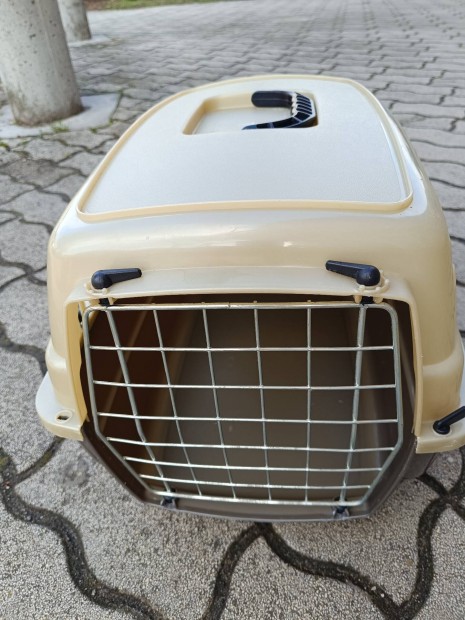 Fop Voyager olasz műanyag kutya szállító box eladó 