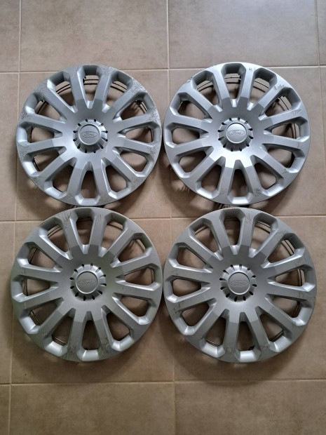 Ford 15" használt, gyári dísztárcsa-szett eladó