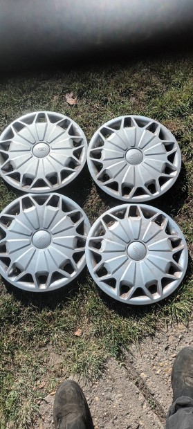 Ford 15"dsztrcsk ingyen elvihet